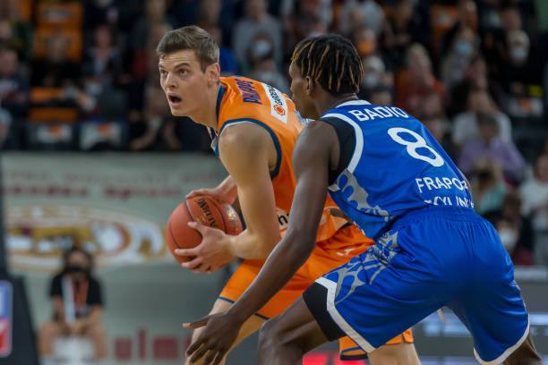 灵活的站位 灵活的站位