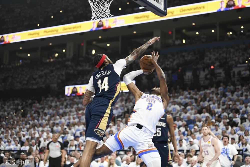 保持强势地 保持强势地